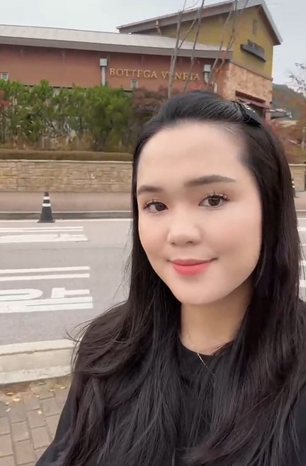 Quỳnh Anh chi 4 triệu tiền taxi đi mua quà tặng Duy Mạnh và các con, đáng thay không?