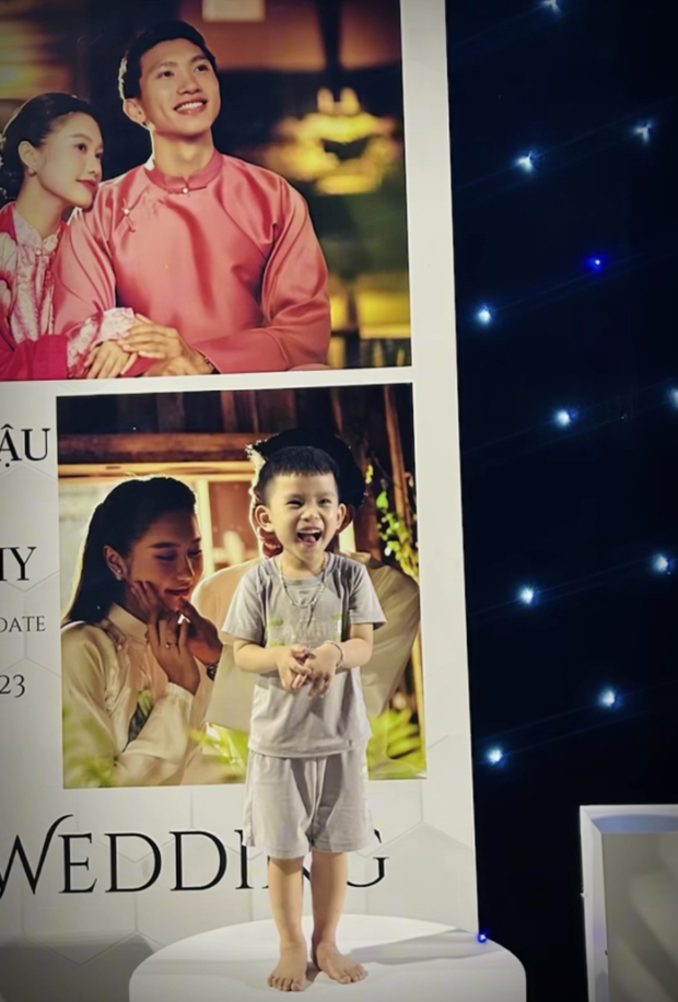 Đoàn Văn Hậu và Doãn Hải My: Dịch vụ trông rạp cưới đỉnh cao, chị dâu khen ngợi chất lượng