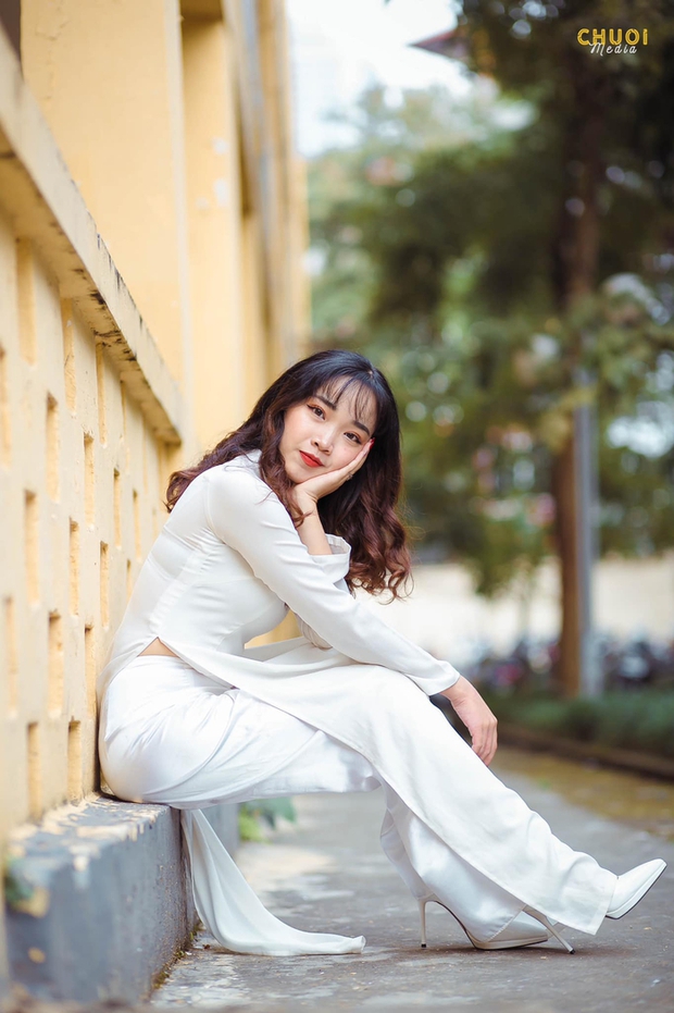 Cựu thủ môn U23 Việt Nam sắp đưa cô giáo tiểu học về nhà và câu chuyện động lòng 'dẫn bạn về nhà mất cả em gái'