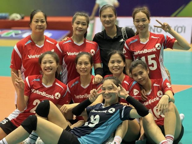 Hoa khôi bóng chuyền Kim Huệ và á hậu Huyền My: Cuộc so tài về thể thao và tài sản