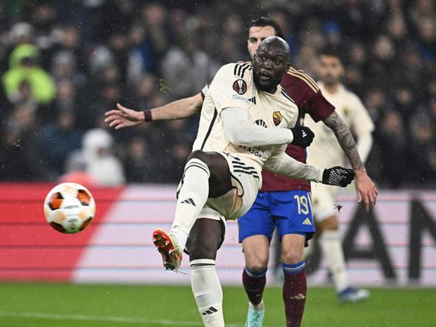 Jose Mourinho phê phán thái độ thi đấu của các cầu thủ Roma