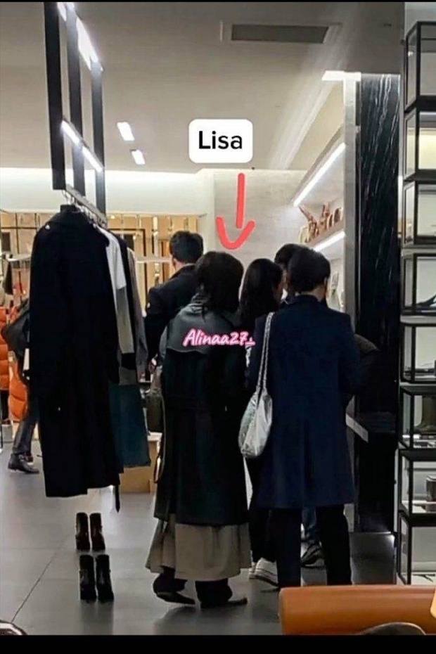 130 triệu người đổ xô xem Lisa hẹn hò bạn trai CEO, em út BLACKPINK đè bẹp 2 đêm MAMA quy tụ dàn sao - Ảnh 6.