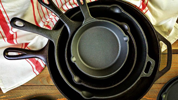 Learn from restaurant chefs 2 simple ways to refresh cast iron pans that resist rust and lose <a href='https://meo.tips/featured/cook-fish-without-sticking-it-to-the-pan-with-just-one-sheet-of-paper/' rel='dofollow' class='onpage-seo' >non-stick</a> layer easily – Photo 6.” title=”Learn from restaurant chefs 2 simple ways to refresh cast iron pans that resist rust and lose non-stick layer easily – Photo 6.” rel=”lightbox” photoid=”658195183223324672″ type=”photo” data-original=”https://kenh14cdn.com/203336854389633024/2023/12/10/photo-1-17021899596861268579874.jpg”></div>
<div class=