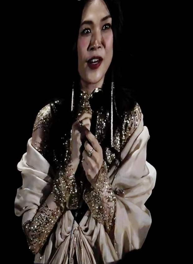 Sự huyền thoại về chiếc micro cao cấp của Mỹ Tâm, vừa sen lồng câu chuyện văn minh này với danh ca trẻ