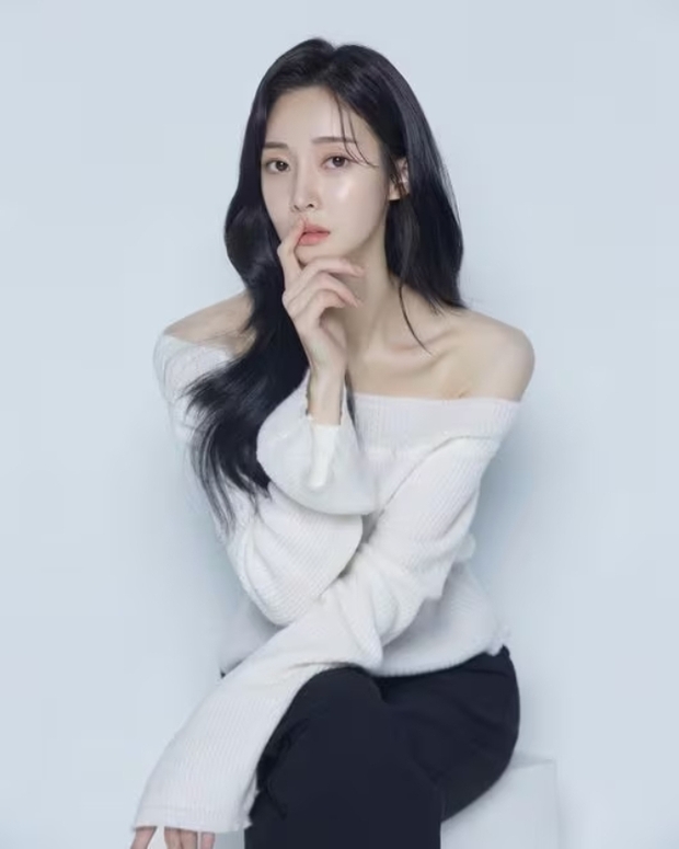 Tình mới của cựu thành viên T-ara lộ profile giữa ồn ào ngoại tình: Biên kịch phim của Han Hyo Joo, dính nghi vấn “chống lưng” cho bạn gái - Ảnh 9.