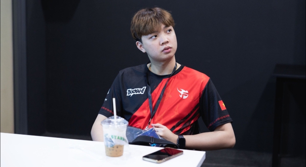 Chỉ sống nhờ biết né? Team Flash tiên phong đưa Việt Nam vô địch AIC 2023