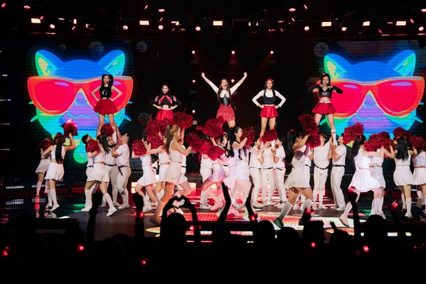 Phương Vy bị diva Mỹ Linh đặt vào đúng vị trí vì không thể xoay sở