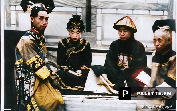 Bộ ảnh ghi lại cận cảnh quá trình xuất giá của tiểu thư quý tộc nhà Thanh: Ấn tượng mũ đội đầu của cô dâu - Ảnh 5.
