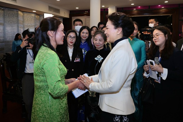 Phu nhân Tổng Bí thư Nguyễn Phú Trọng và Phu nhân Tổng Bí thư, Chủ tịch nước Tập Cận Bình thăm Bảo tàng Phụ nữ Việt Nam - Ảnh 5.