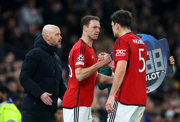 HLV Ten Hag phát biểu về MU đứng cuối bảng và kỷ lục tệ hại tại Champions League?