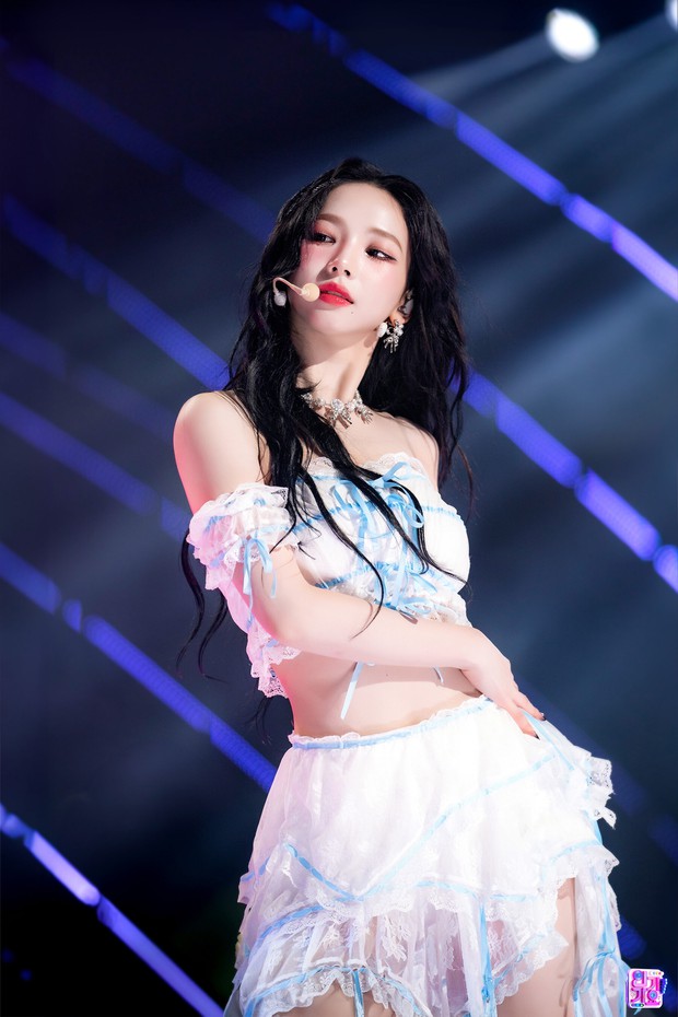 Jeans quốc dân độ mới không thể sánh ngang với đẳng cấp visual của Jang Wonyoung - Karina - Sullyoon?