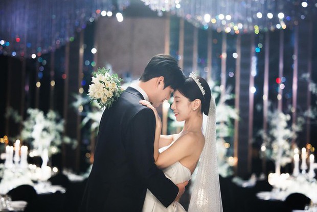 Ngắm tận hưởng khoảnh khắc lễ cưới tuyệt đẹp của huyền thoại SKT T1 và nữ MC nổi tiếng nhất LCK