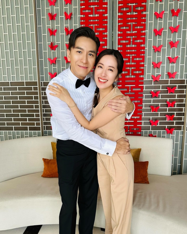 Cặp tiên đồng ngọc nữ TVB hôn nhau say đắm trong hôn lễ, netizen hân hoan vì chú rể cuối cùng cũng hạnh phúc sau vụ bị cắm sừng - Ảnh 7.