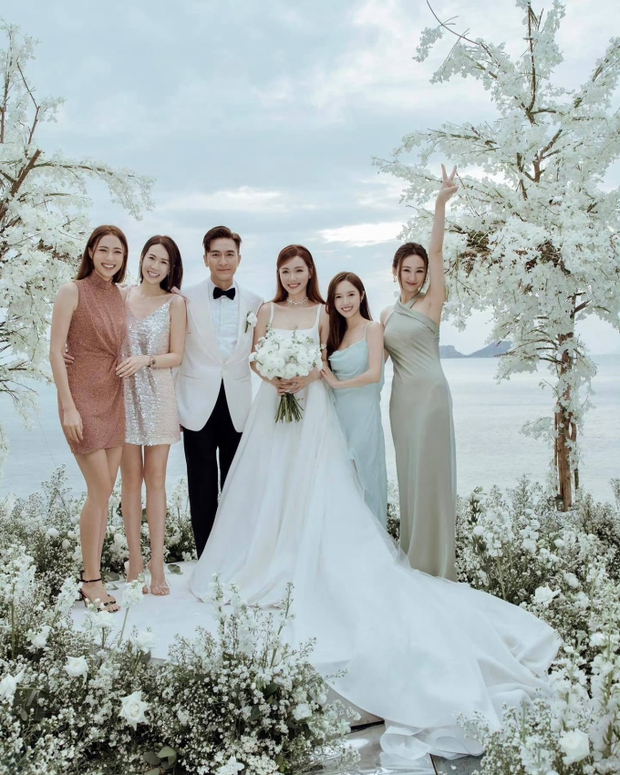 Cặp tiên đồng ngọc nữ TVB hôn nhau say đắm trong hôn lễ, netizen hân hoan vì chú rể cuối cùng cũng hạnh phúc sau vụ bị cắm sừng - Ảnh 5.