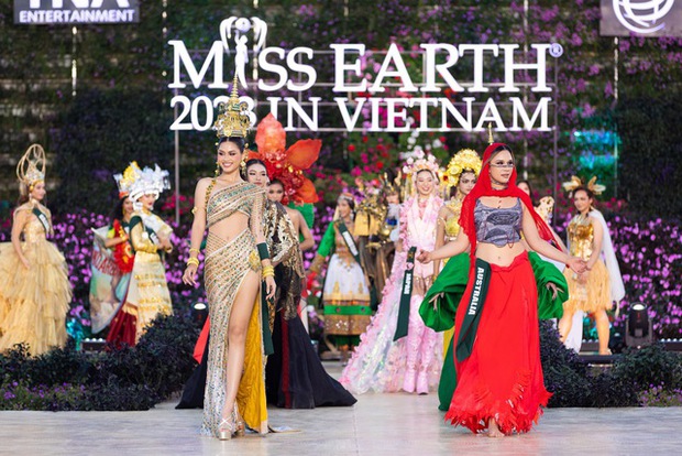 Bán kết Miss Earth 2023: Thi bikini dưới thời tiết 15 độ, trang phục đầu voi của Lan Anh bỗng viral khắp MXH - Ảnh 3.