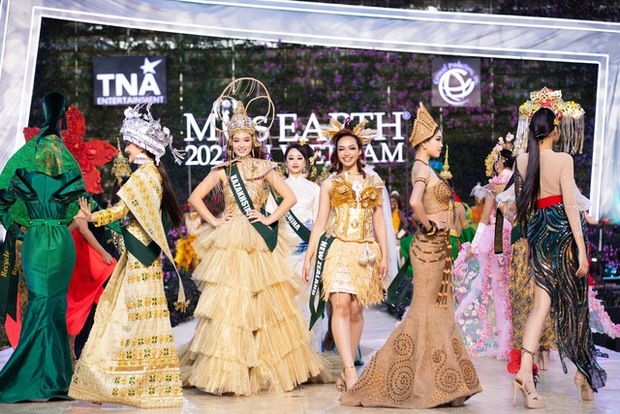 Bán kết Miss Earth 2023: Thi bikini dưới thời tiết 15 độ, trang phục đầu voi của Lan Anh bỗng viral khắp MXH - Ảnh 4.