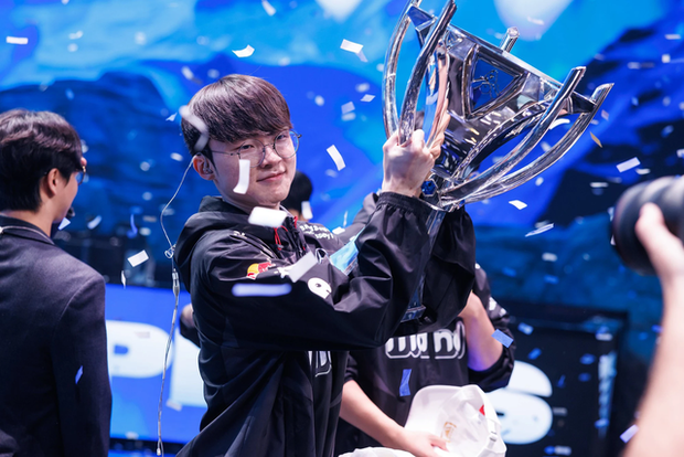 Faker lại đạt thêm thành tích chưa từng có trong làng Esports, ngang hàng với siêu sao Messi - Ảnh 4.