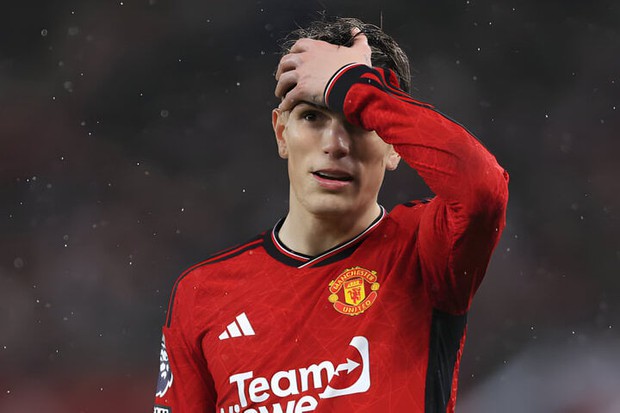Thống kê: Liverpool áp đảo hoàn toàn, Man Utd bại trận thảm hại