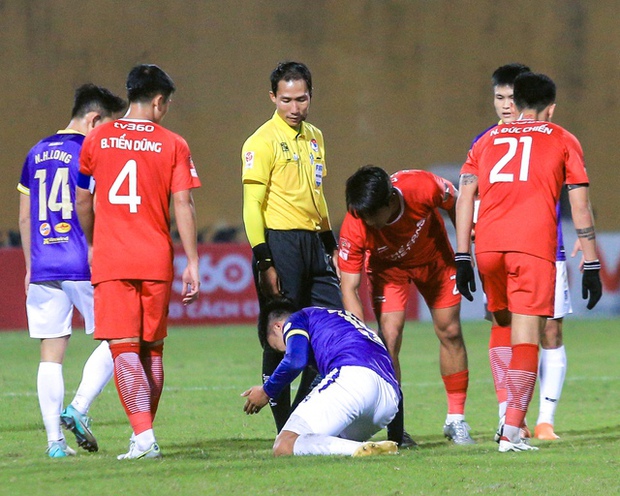 Mãnh hổ mới của Đội tuyển Việt Nam: Văn Quyết chuyền đẳng cấp mang về chiến thắng trước Hoàng Đức và đội bóng của anh