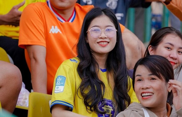 Quy định của CLB Việt Nam gây phản ứng tranh cãi như Man Utd