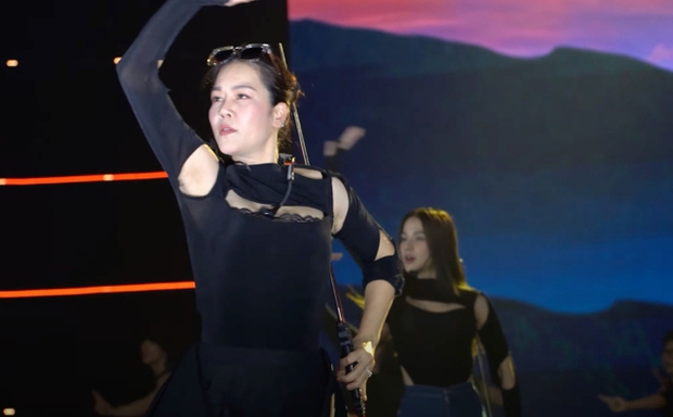 Mỹ Linh chứng minh khả năng vũ đạo điêu luyện, múa như vũ công chuyên nghiệp