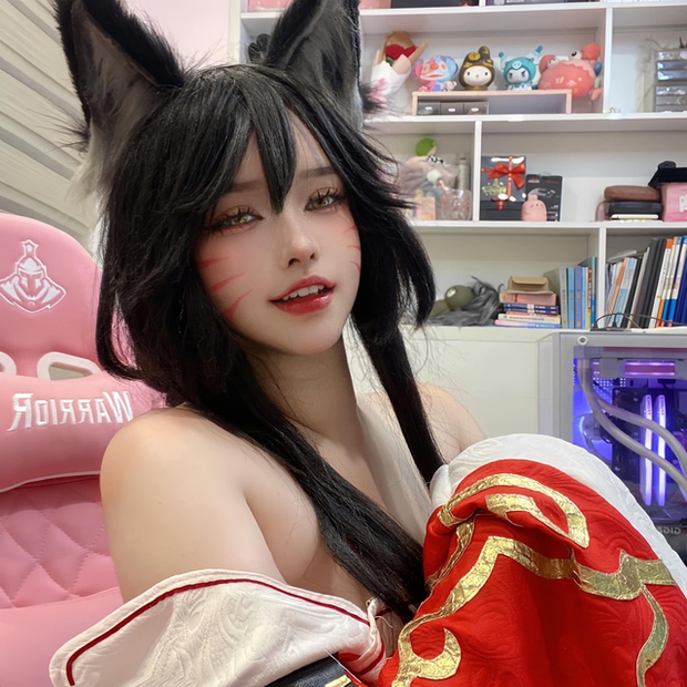 Vào vai Ahri, gái xinh bùng nổ tương tác, danh tính tưởng xa lạ hoá ra Thánh nữ cosplay - Ảnh 7.