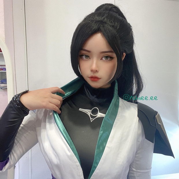 Vào vai Ahri, gái xinh bùng nổ tương tác, danh tính tưởng xa lạ hoá ra Thánh nữ cosplay - Ảnh 3.