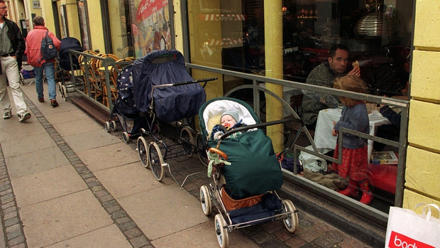 Tại sao các bậc cha mẹ Bắc Âu lại để con ở ngoài trời để ngủ trưa trong giá lạnh? - Ảnh 4.