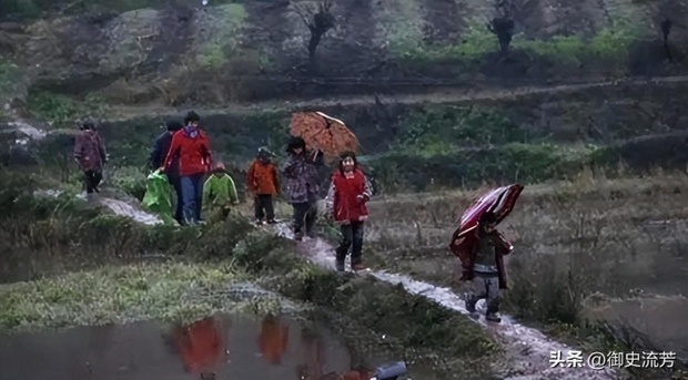 Thà không sinh ra còn hơn: Tiếng lòng của cậu con trai gửi đến người bố với chấp niệm đông con nhiều phúc mở ra chuỗi bi kịch đớn đau - Ảnh 7.