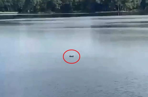 Nam thanh niên tử vong dưới hồ nước trong khu công nghiệp - Ảnh 1.