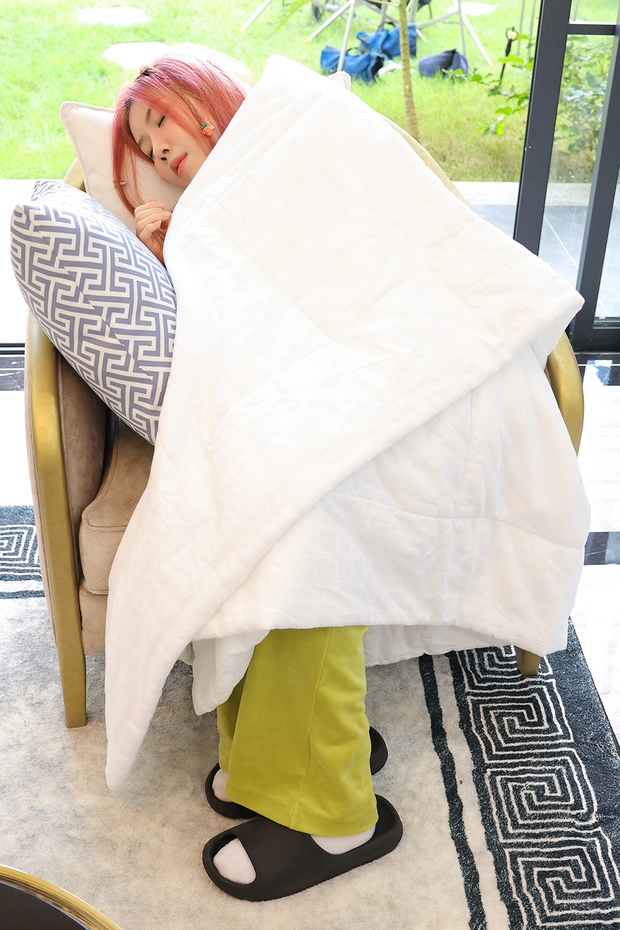 Chị đẹp quên sốt, nỗ lực tập luyện cho màn trình diễn tuyệt vời