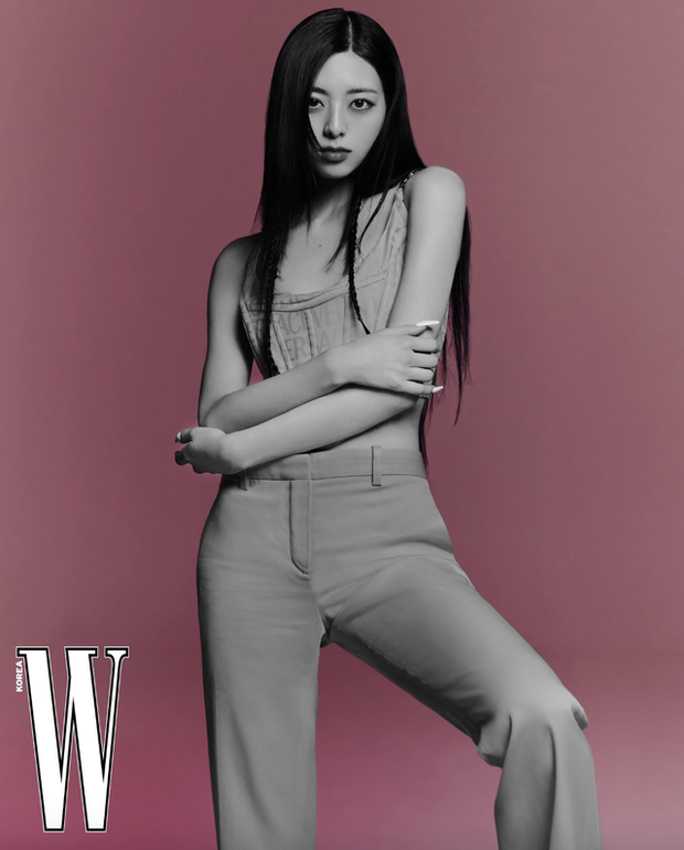 Những ngôi sao K-Pop thế hệ mới tạo xu hướng thời trang - Ảnh 4. Những ngôi sao K-Pop thế hệ mới tạo xu hướng thời trang - Ảnh 4.