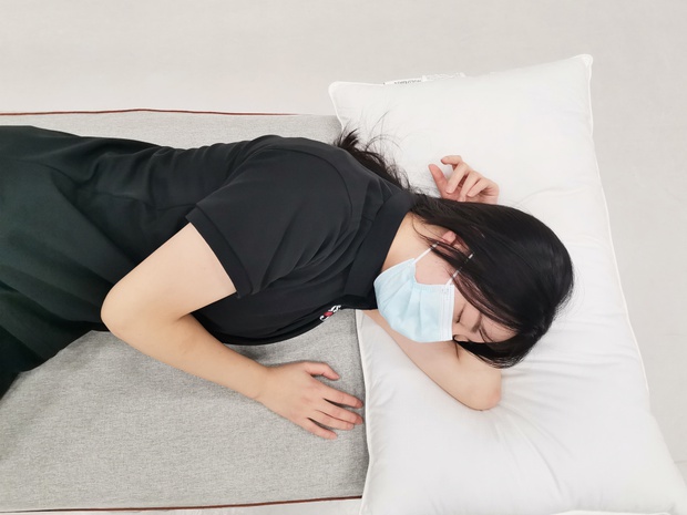 6 tư thế nằm ngủ càng gây mệt mỏi, thậm chí làm biến dạng cột sống - Ảnh 4. 6 tư thế nằm ngủ càng gây mệt mỏi, thậm chí làm biến dạng cột sống - Ảnh 4.