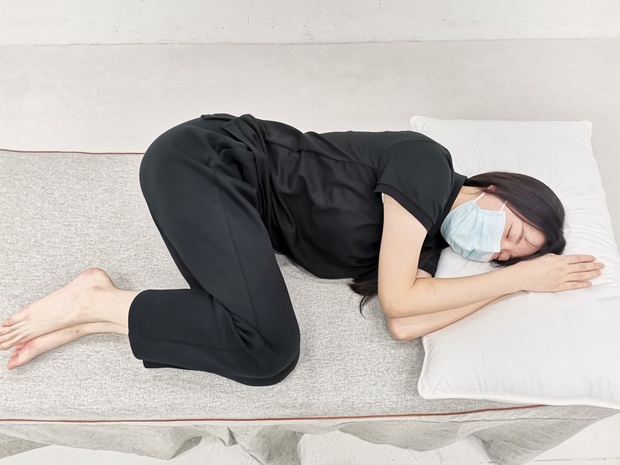 6 tư thế nằm ngủ càng gây mệt mỏi, thậm chí làm biến dạng cột sống - Ảnh 6. 6 tư thế nằm ngủ càng gây mệt mỏi, thậm chí làm biến dạng cột sống - Ảnh 6.