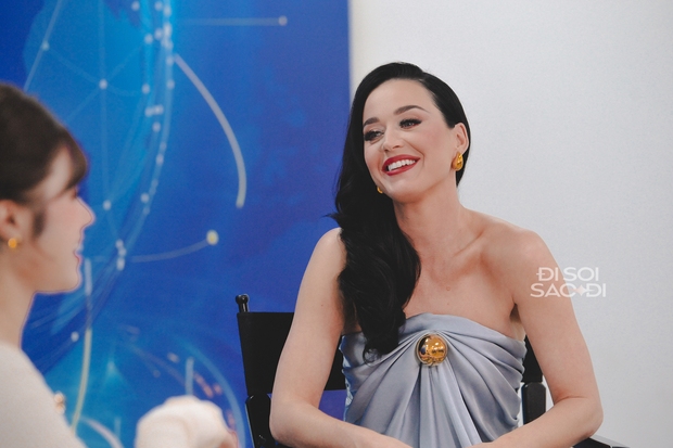 Trọn bộ ảnh HD cận cảnh nhan sắc siêu sao Katy Perry ở lễ trao giải VinFuture 2023: Nét đẹp cổ điển mãn nhãn, nhưng sáng nhất là nụ cười! - Ảnh 7.