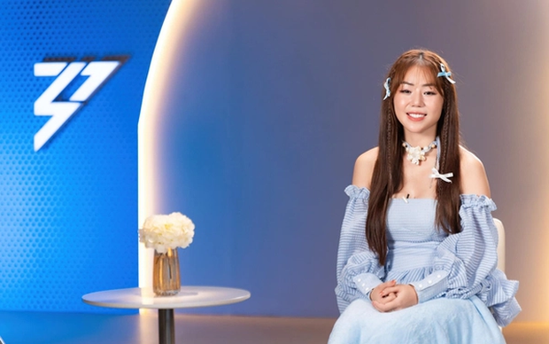 Diva Mỹ Linh lộ diện với vẻ ngoài không thân thiện, chỉ dám liếc trộm