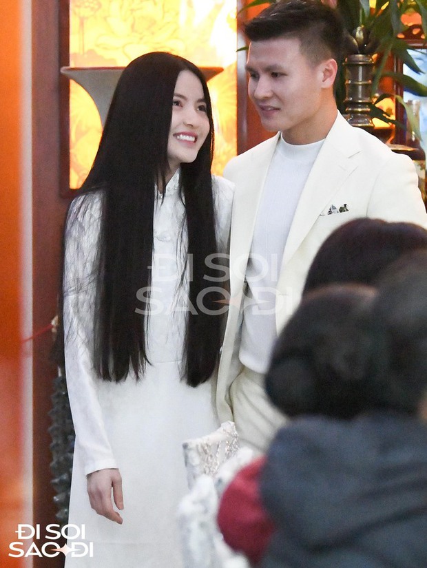 Chu Thanh Huyền hóa thân xinh đẹp bên Quang Hải trong ngày dạm ngõ