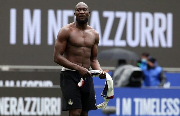 Cơ bắp siêu hấp dẫn của siêu sao bóng đá: Ronaldo vẫn không thể vượt mặt đồng đội vô danh