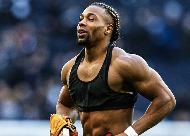 Cơ bắp siêu hấp dẫn của siêu sao bóng đá: Ronaldo vẫn không thể vượt mặt đồng đội vô danh