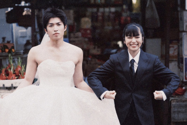 Cody Nam biến hình thành 'cô dâu', tình tứ bên cạnh 'chú rể' Khánh Vân