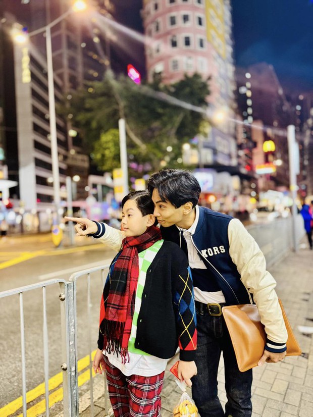 Phan Hiển và Khánh Thi tạo nên câu chuyện tình ngọt ngào trên đường phố Hồng Kông
