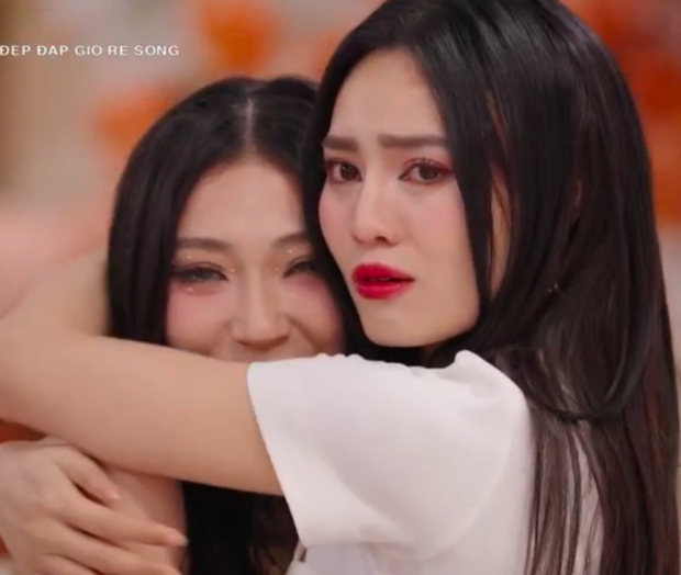 Chị đẹp tiếp tục bị loại, Lan Ngọc sử dụng thẻ hồi sinh để cứu một ngôi sao nữ!