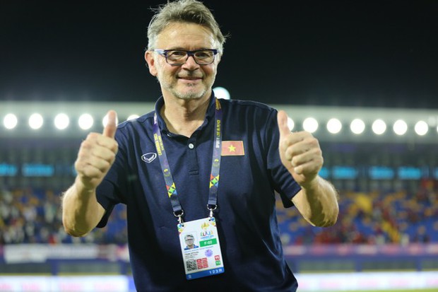 HLV Troussier tiết lộ đội hình tuyển Việt Nam tham dự Asian Cup 2023 với phong cách độc đáo