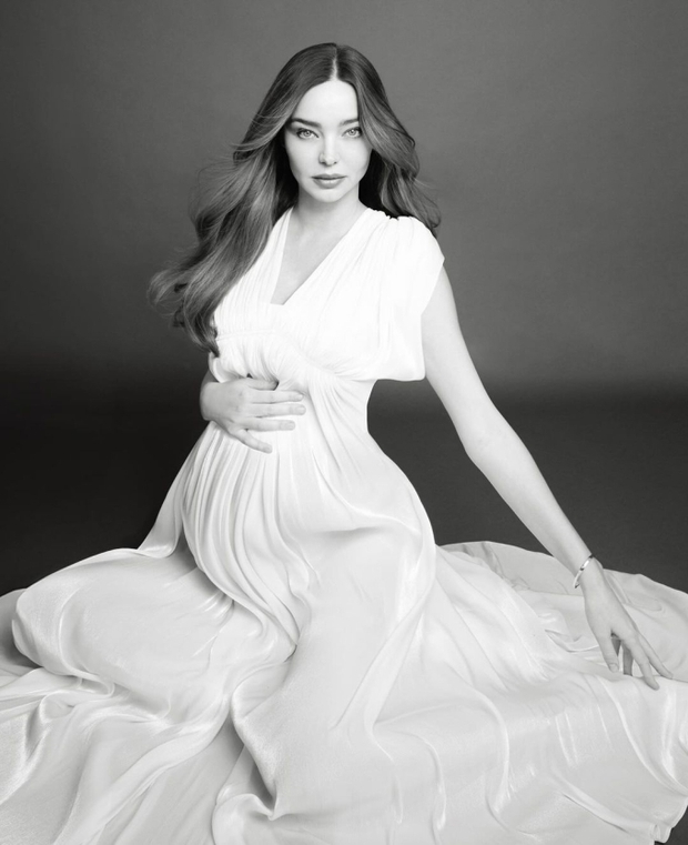 Mang thai lần thứ 4, cơ thể nóng bỏng của Miranda Kerr khiến ai phải trầm trồ