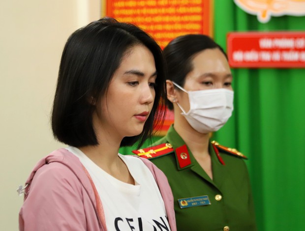 Ngọc Trinh bị bắt chấn động nhất showbiz Việt năm 2023 - Ảnh 4.