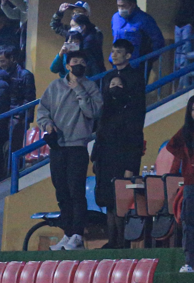 Đoàn Văn Hậu với Đoãn Hải My: Hành động tinh tế giữa tin đồn mang bầu