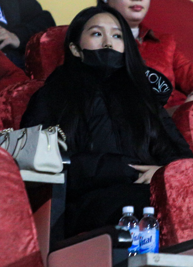 Đoàn Văn Hậu với Đoãn Hải My: Hành động tinh tế giữa tin đồn mang bầu