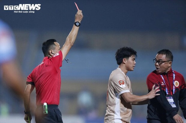 VFF áp phạt nặng vụ việc lăng mạ trọng tài của ông Trần Tiến Đại