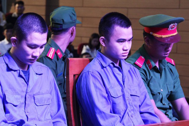 Xét xử vụ cướp ngân hàng, giết bảo vệ rúng động Đà Nẵng - Ảnh 2.