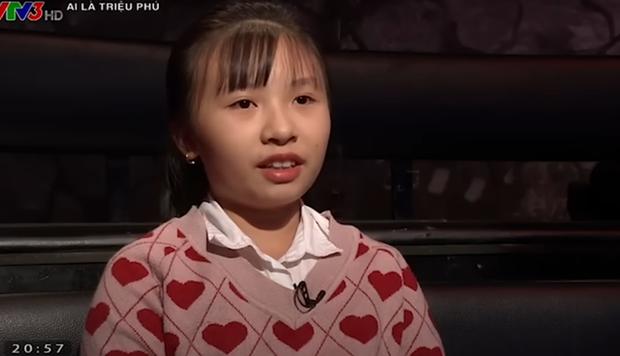 Chánh văn phòng tòa án tỉnh thi Ai Là Triệu Phú, nhờ con gái lớp 5 trợ giúp câu hỏi 14 triệu - Ảnh 2.